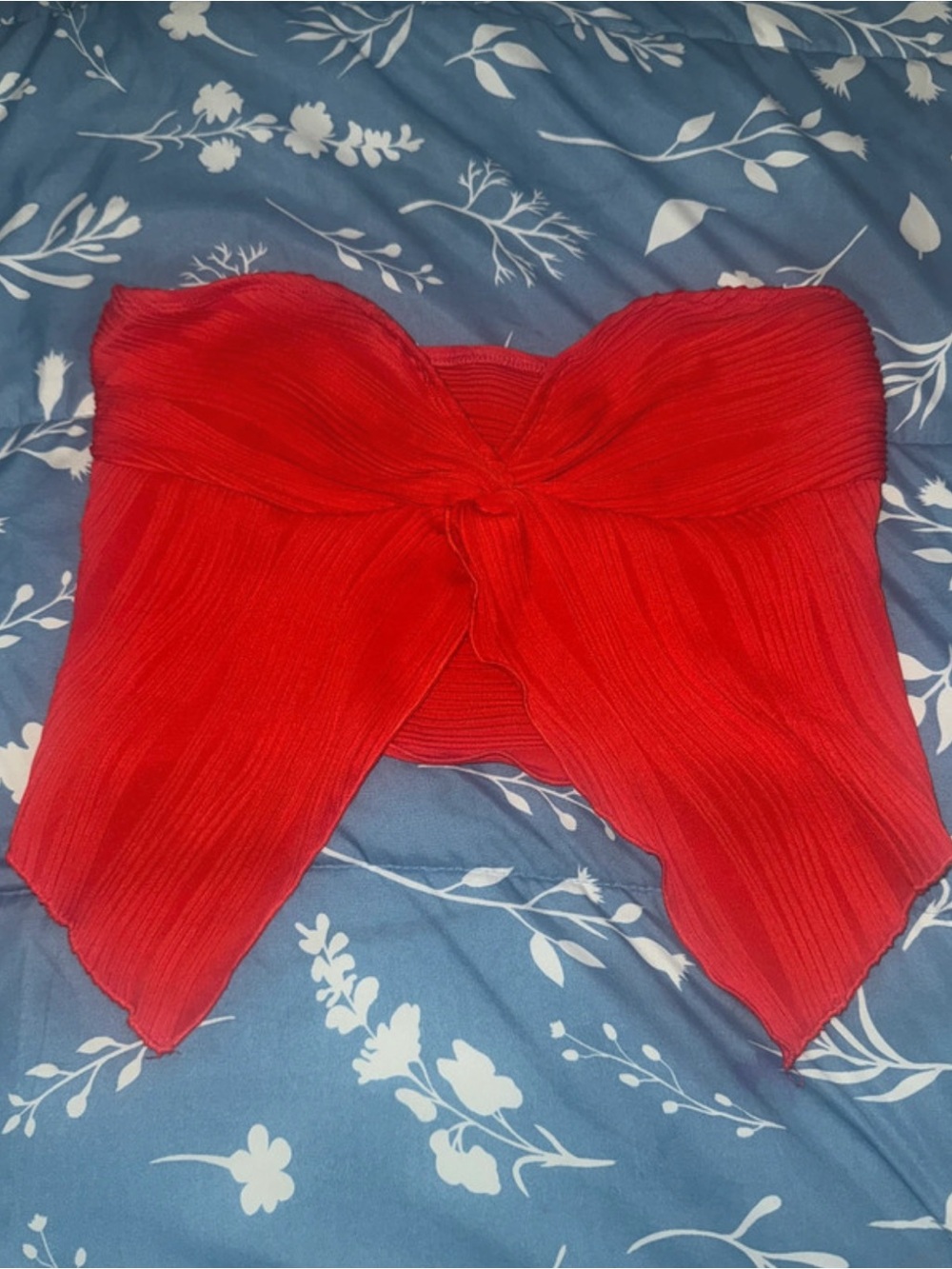 SHEIN Red Strapless Tie-Front Crop Top